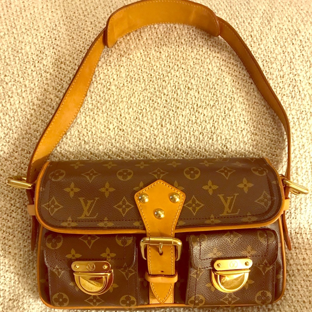 SOLD!! Authentic Louis Vuitton Hudson Handbag